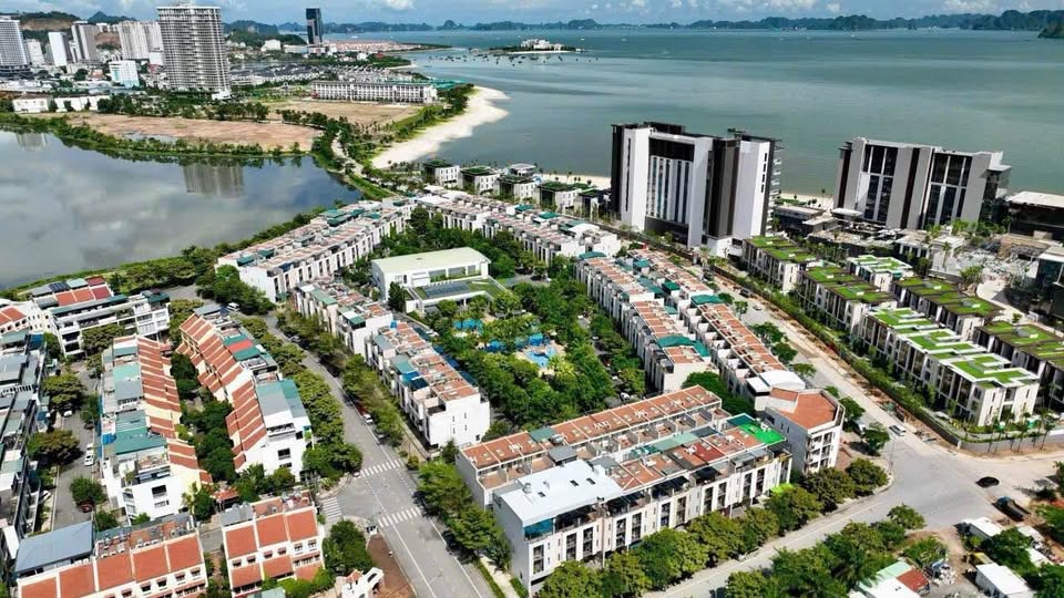 Cần bán Biệt thự Phường Bãi Cháy, Hạ Long, Diện tích 98m², Giá 13.2 Tỷ 8