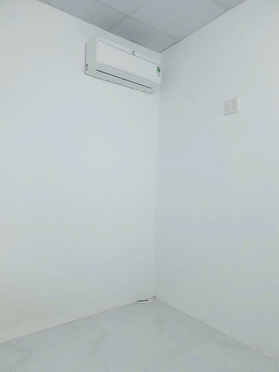 BÁN NHÀ 2 TẦNG KINH DOANH MẶT TIỀN ĐƯỜNG NGUYỄN TẤT THÀNH 4