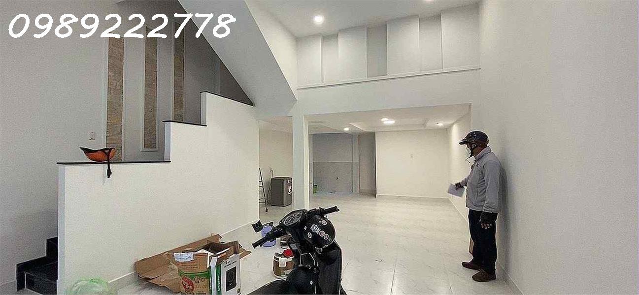 BÁN NHÀ ĐẶNG VĂN NGỮ- P10- XE HƠI NGỦ TRONG NHÀ - NGANG KHỦNG HƠN 5M - 1 XẸC THẲNG TẮP - CÁCH MẶT 2