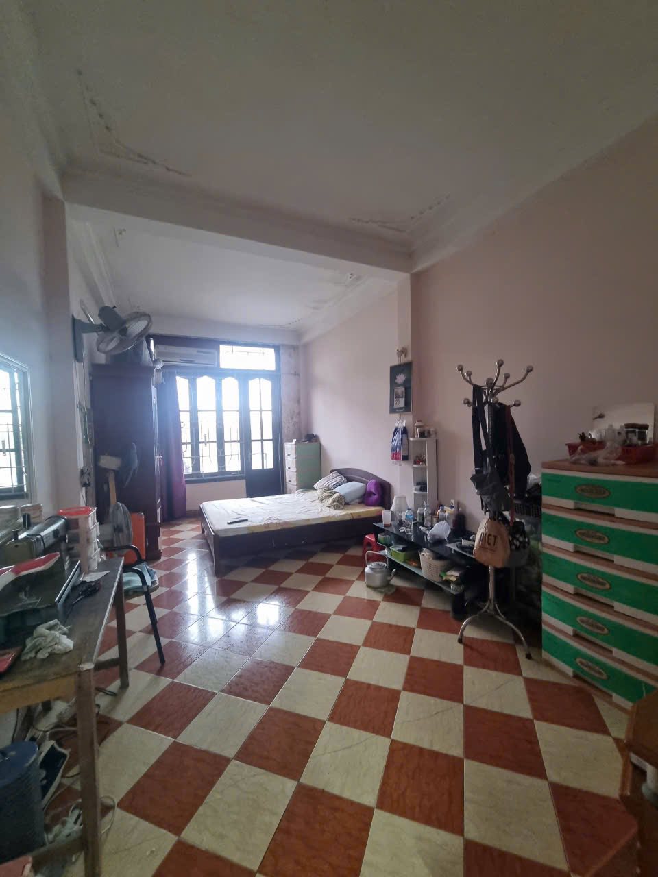 Cực hiếm Mặt Hồ Ngọc Khánh 60M2 5 Tầng 45 Tỷ vỉa hè rộng view toàn hồ