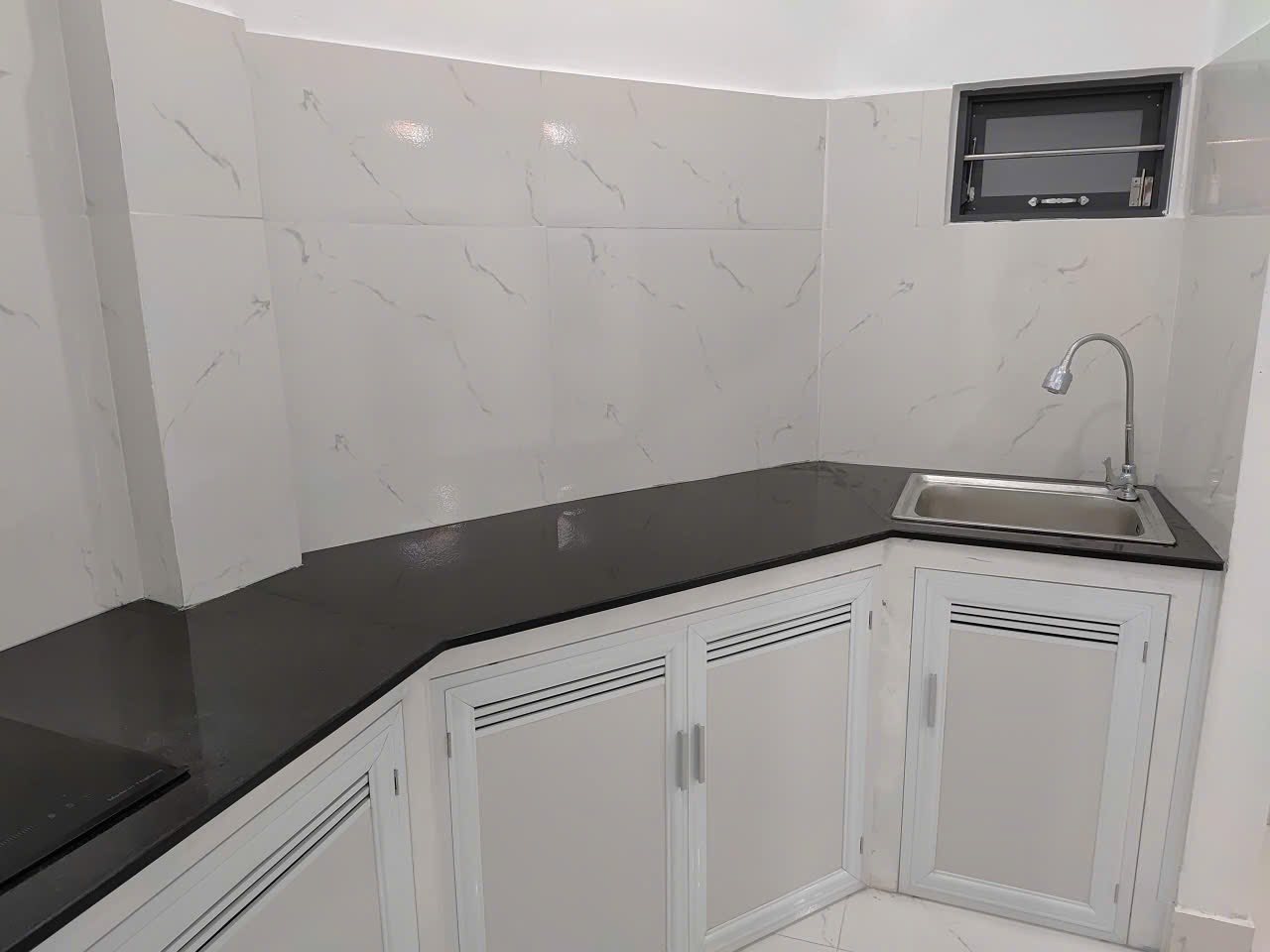 BÁN NHÀ CĂN GÓC 2 TẦNG HẺM PHƯỚC LONG GIÁ 2ty450 5