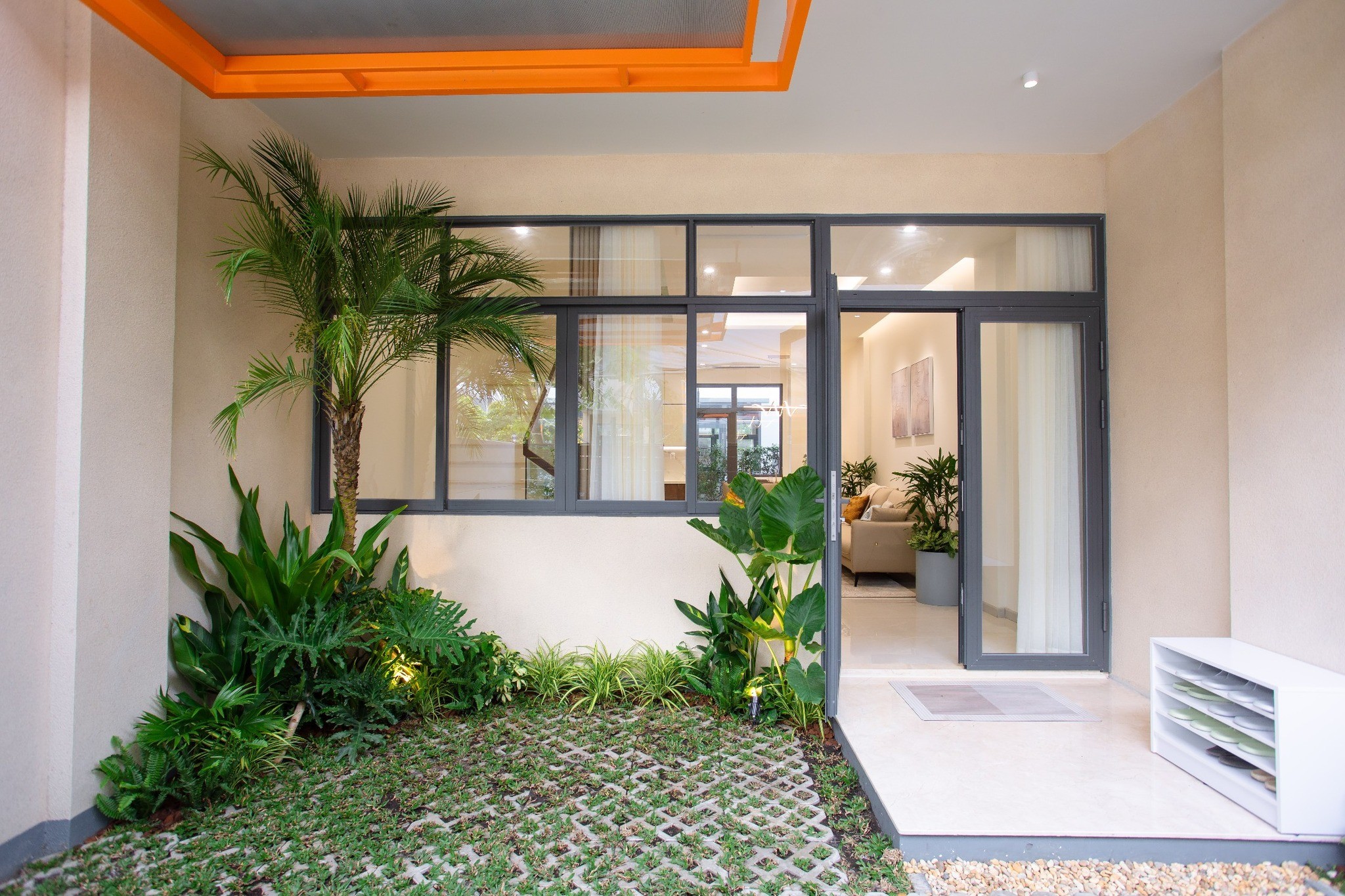 Chuyển nhượng căn nhà phố 1 trệt 2 lầu cách Phú Mỹ Hưng 18 phút giá rẻ bằng căn chung cư bình dân 8