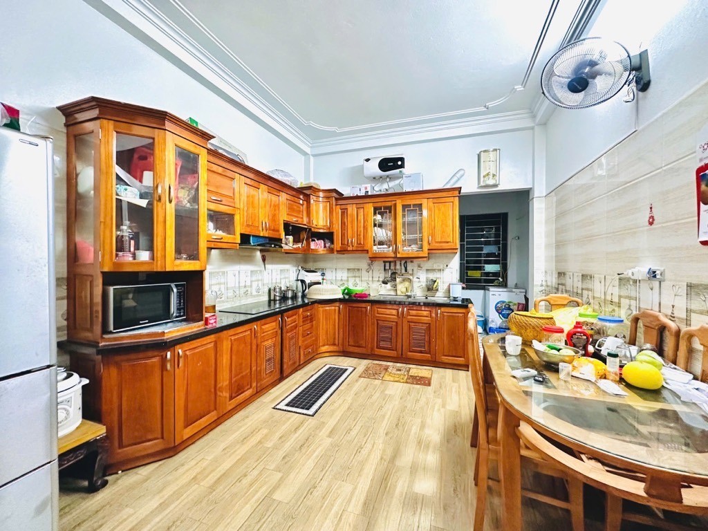 Nhà Phố Trung Kính, ô tô vào nhà, KD thuận tiện. Nhà 6 tầng - 6 ngủ - DT 60m2 - Giá nhỉnh 22 Tỷ 4