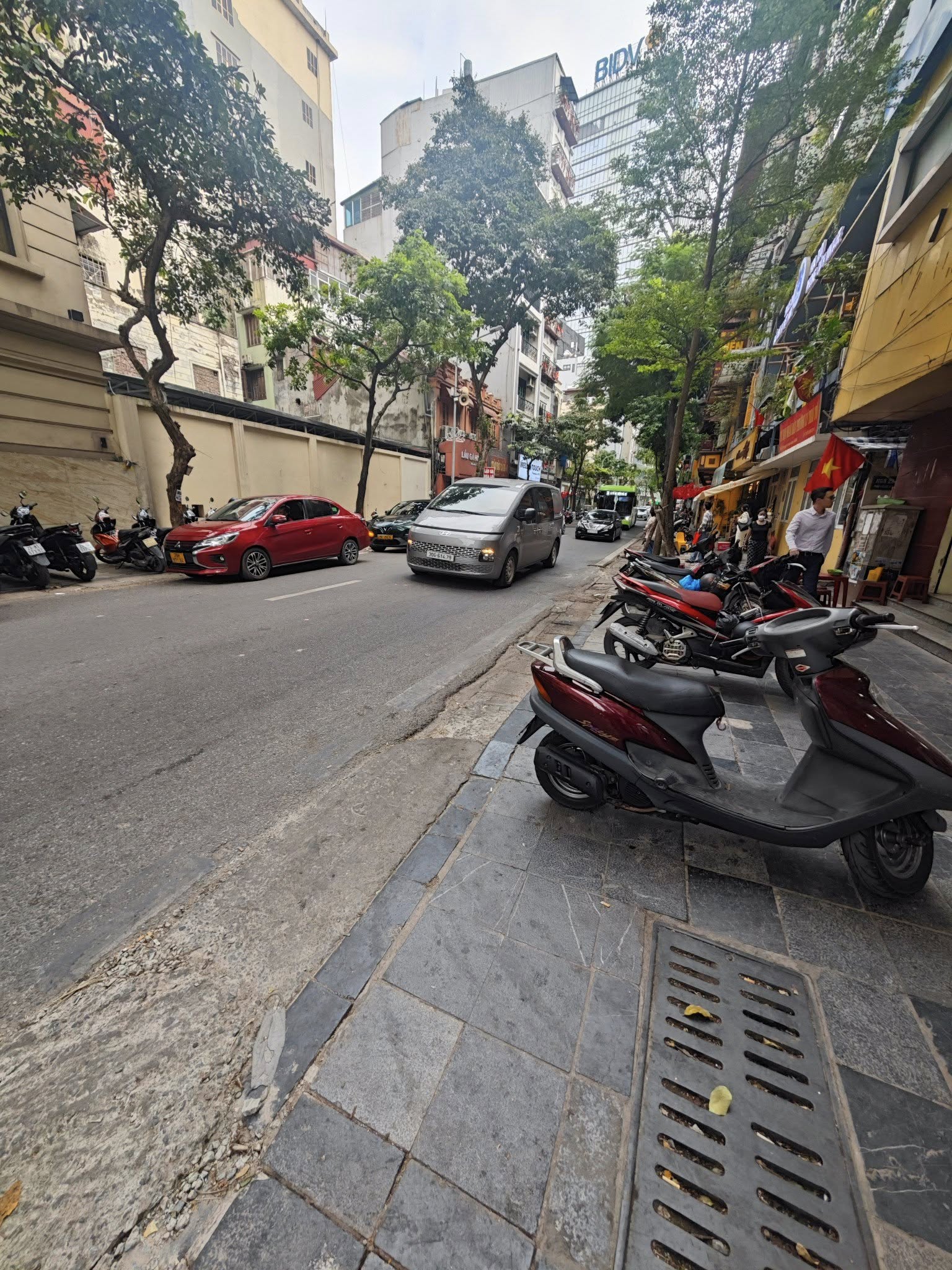 Nhà Hàng Vôi 61M2 Mặt Tiền 6M 46,5 Tỷ 2 Mặt Thoáng Sạch đẹp thoáng