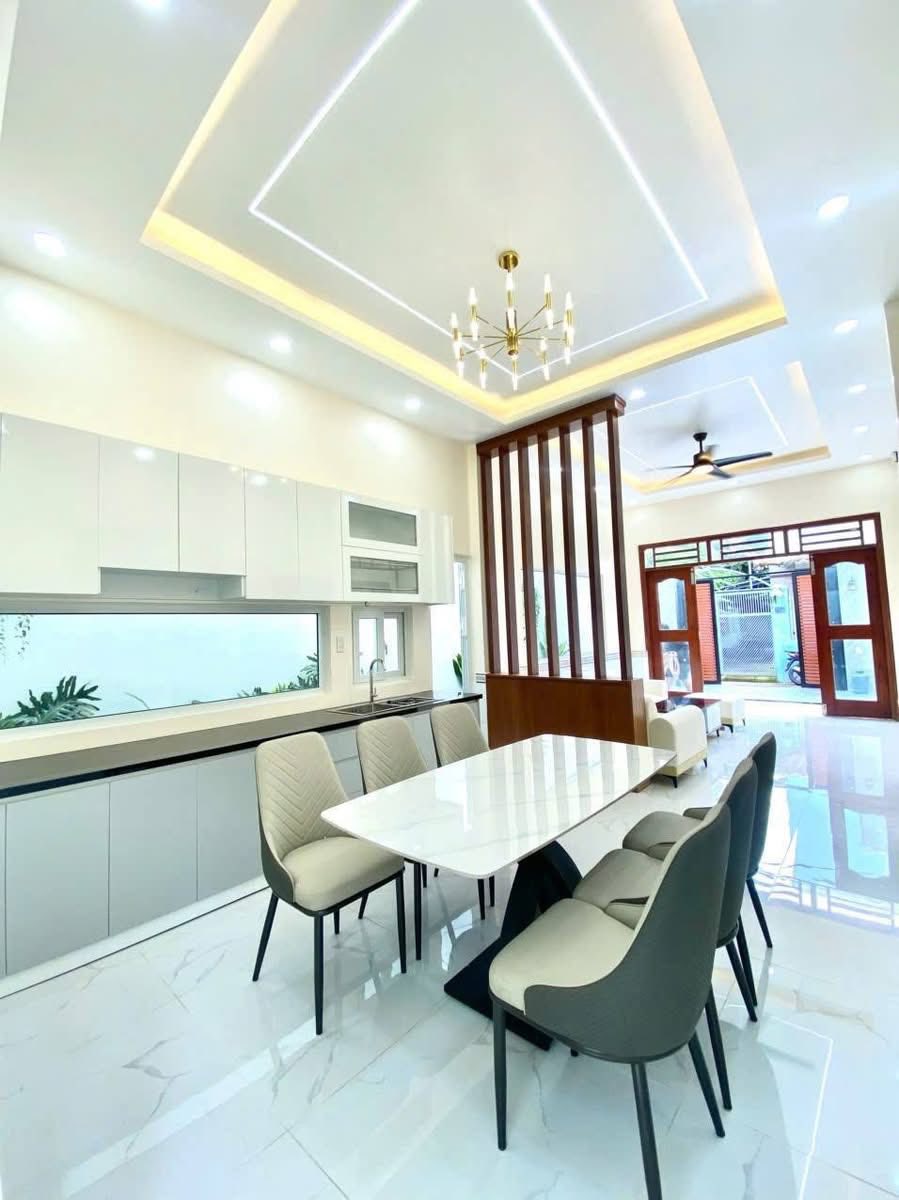 BIỆT THỰ MINI MỚI HOÀN THIỆN 105M2 HẺM Ô TÔ ĐẬU CỬA GẦN CHỢ HÓC MÔN. 5