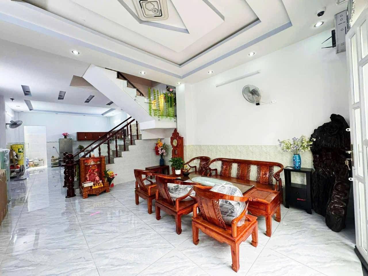 KHU VIP TÔ KÝ NHÀ 2 TẦNG BTCT VÀO Ở NGAY. 83M²  HẺM XE TẢI, SÁT TRƯỜNG CHÍNH TRỊ & GẦN CHỢ HÓC MÔN. 2