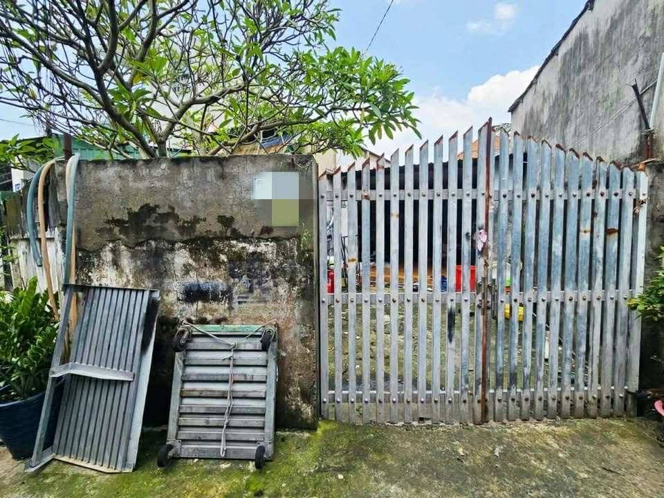 NGAY TRUNG TÂM HÓC MÔN, CẤP 4 133M² HẺM Ô TÔ. SÁT CHỢ HÓC MÔN, GIÁ RẺ CHỈ 4,2 TỶ THƯƠNG LƯỢNG. 2