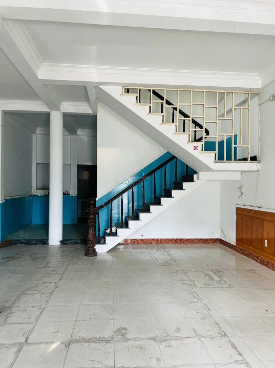 Cần bán nhà 3 tầng MT Nguyễn Hữu Thọ,Đối diện Bệnh Viện Quân Y 17 2