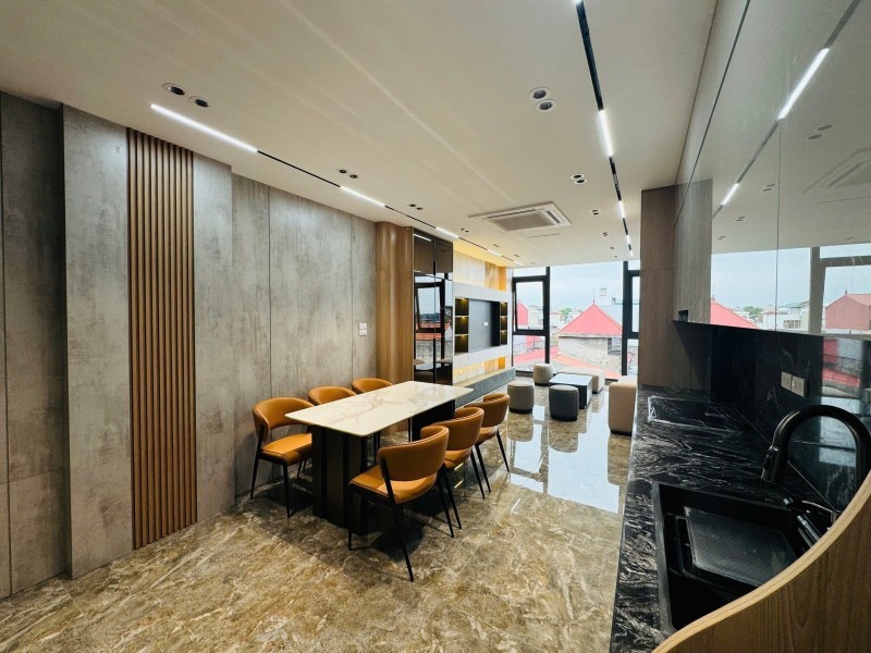 NHÀ ĐẸP Ô TÔ ĐỖ CỬA Phố Nguyễn Văn Cừ  42m2 X 7 Tầng Mặt tiền 3.8m  17.5 Tỷ Long Biên. 5