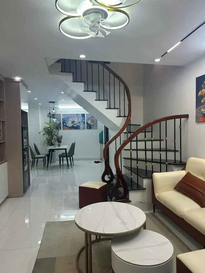 Bán Nhà Hoàng Hoa Thám 44m2. 3 tầng. mặt tiền 4. giá 7.95 tỷ Ba Đình Hà Nội 3