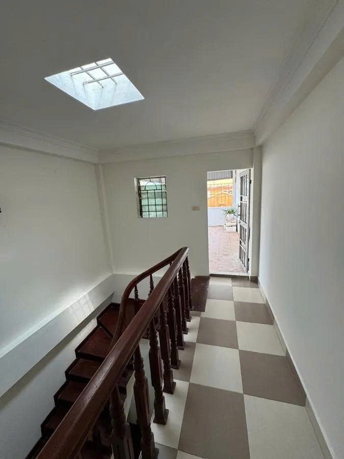 Hiếm nhà đẹp 6 tầng mặt phố Lê Hồng Phong, 46m2, 2 mặt tiền 3m, vị trí đẹp, KD sầm uất, giá 18 tỷ 6