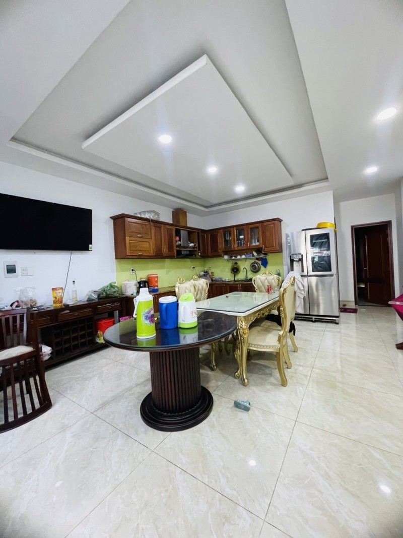 Bán nhà mặt phố Q.2, P. Cát Lái, đường Số 10, DT 162m2, 3 tầng, 4PN. Sổ hồng, giá 18.7 tỷ. 3
