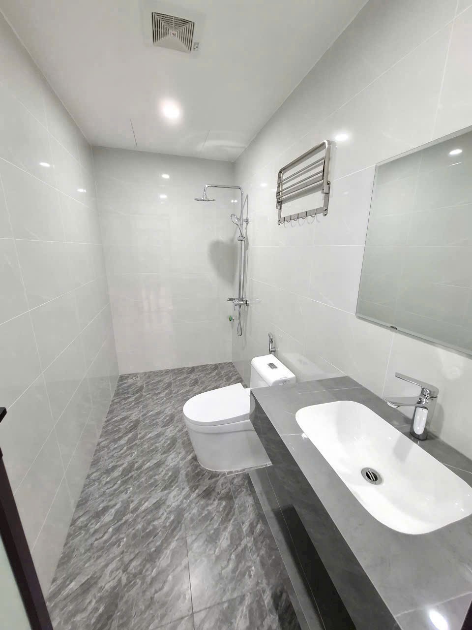 Cần bán Nhà mặt tiền Phường Phúc Đồng, Long Biên, Diện tích 90m², Giá 28.5 Tỷ 7