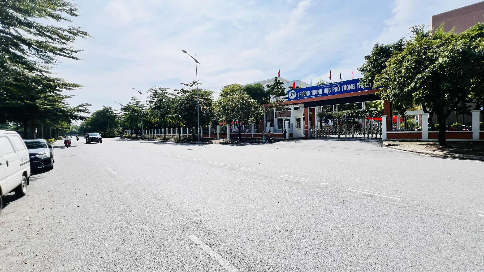 Liền kề Thạch Bàn, 128m x 4 tầng, mặt tiền 5.2m, an ninh tuyệt đối, công viên cây xanh, giao thông 3