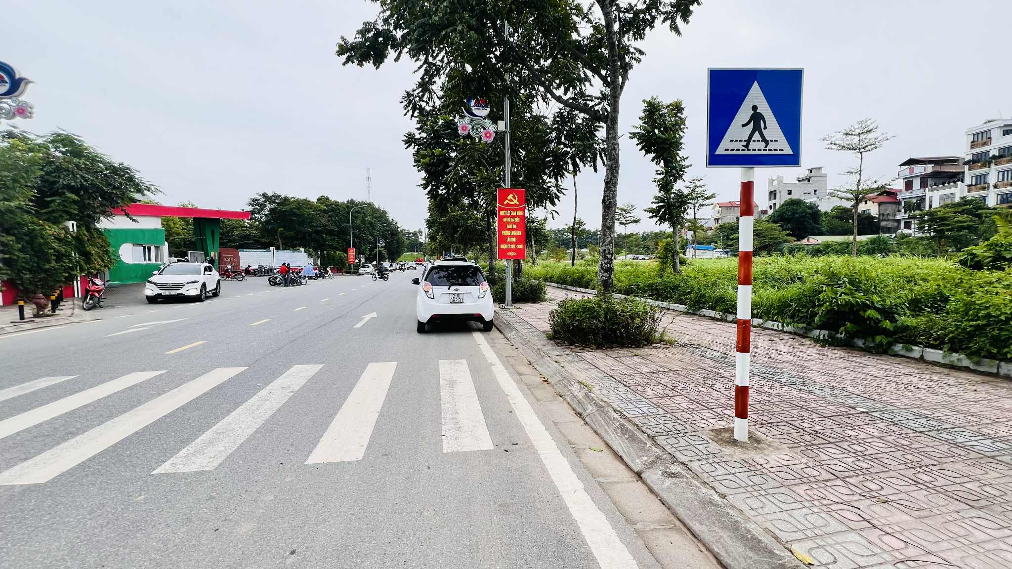 bán nhà Cổ Linh, lô góc, vỉa hè, xe container quay đầu 2