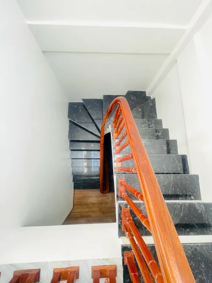 Bán Nhà Đê Trần Khát Chân 37m2.  5 tầng. mặt tiền 4m. giá 7 Tỷ Hai Bà Trưng Hà Nội 2