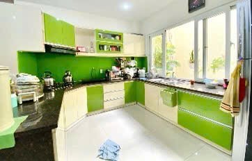 Bán nhà mặt tiền Tô Hiệu-ngang 4m-nhà mới+nội thất xịn-kinh doanh sầm uất 3