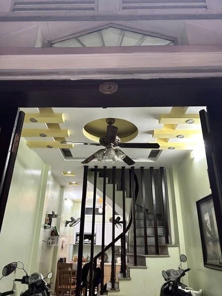 Cho thuê nhà riêng SẠCH - ĐẸP ngõ 91 Nguyễn Khang, Cầu Giấy 30m x 5T, 5PN giá 15 triệu