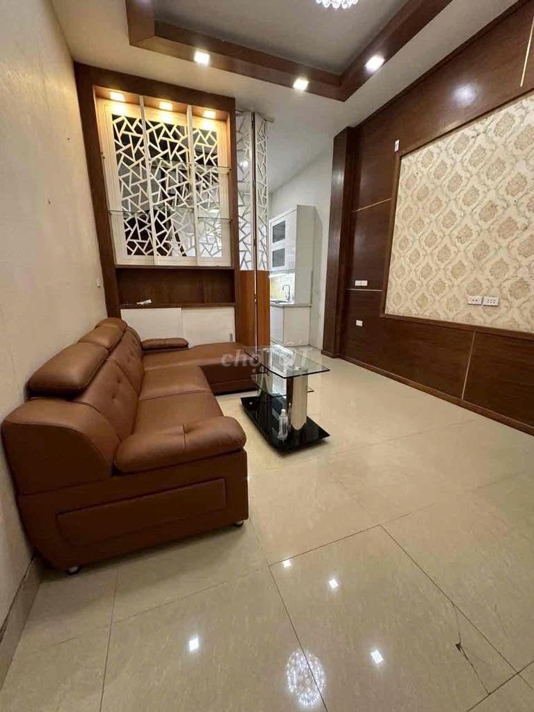 Cho thuê nhà riêng Ngõ Quỳnh, Bạch Mai, Hai Bà Trưng 30m x 5T giá 14TR, 20m ra ô tô