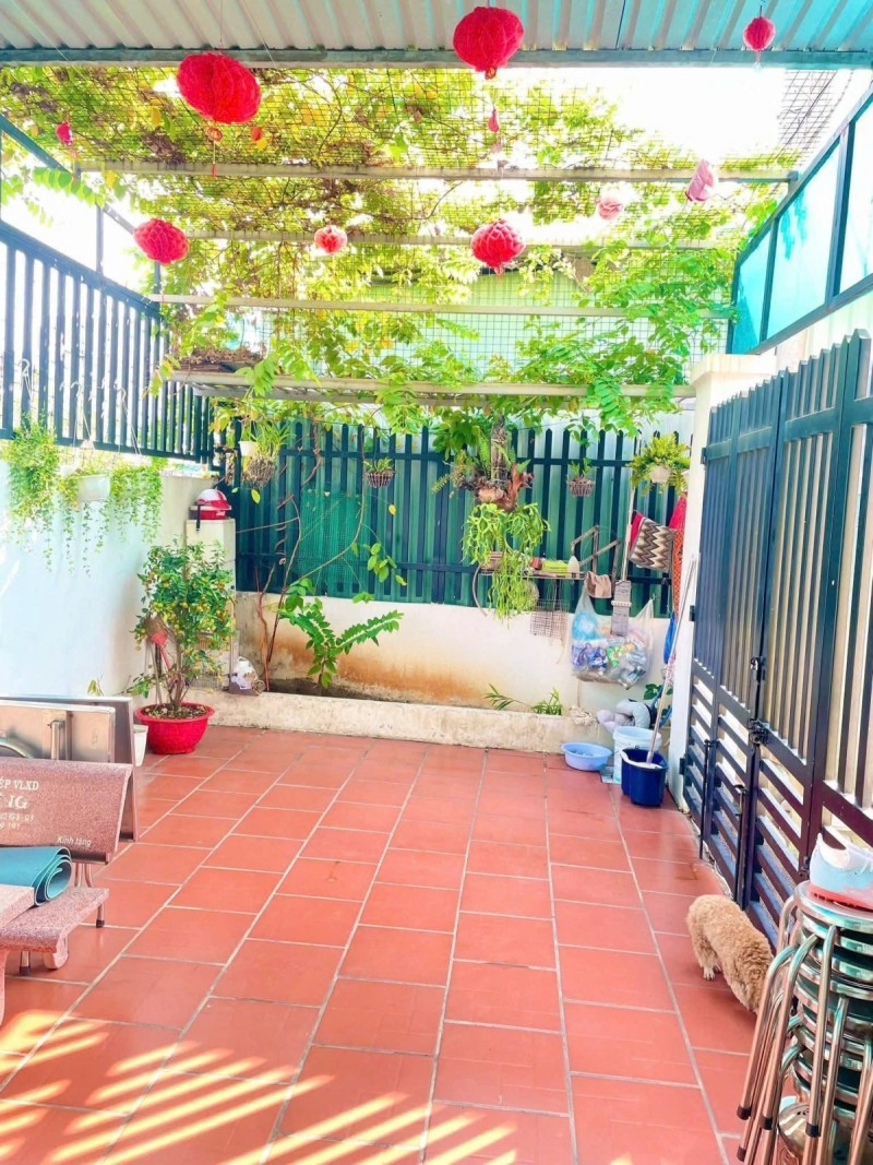 Bán nhà đường 185, Phước Long B, Q.9, TP HCM, DT 82m2, 2 tầng, 2PN. Sổ hồng riêng. Giá 6.49  tỷ. 5