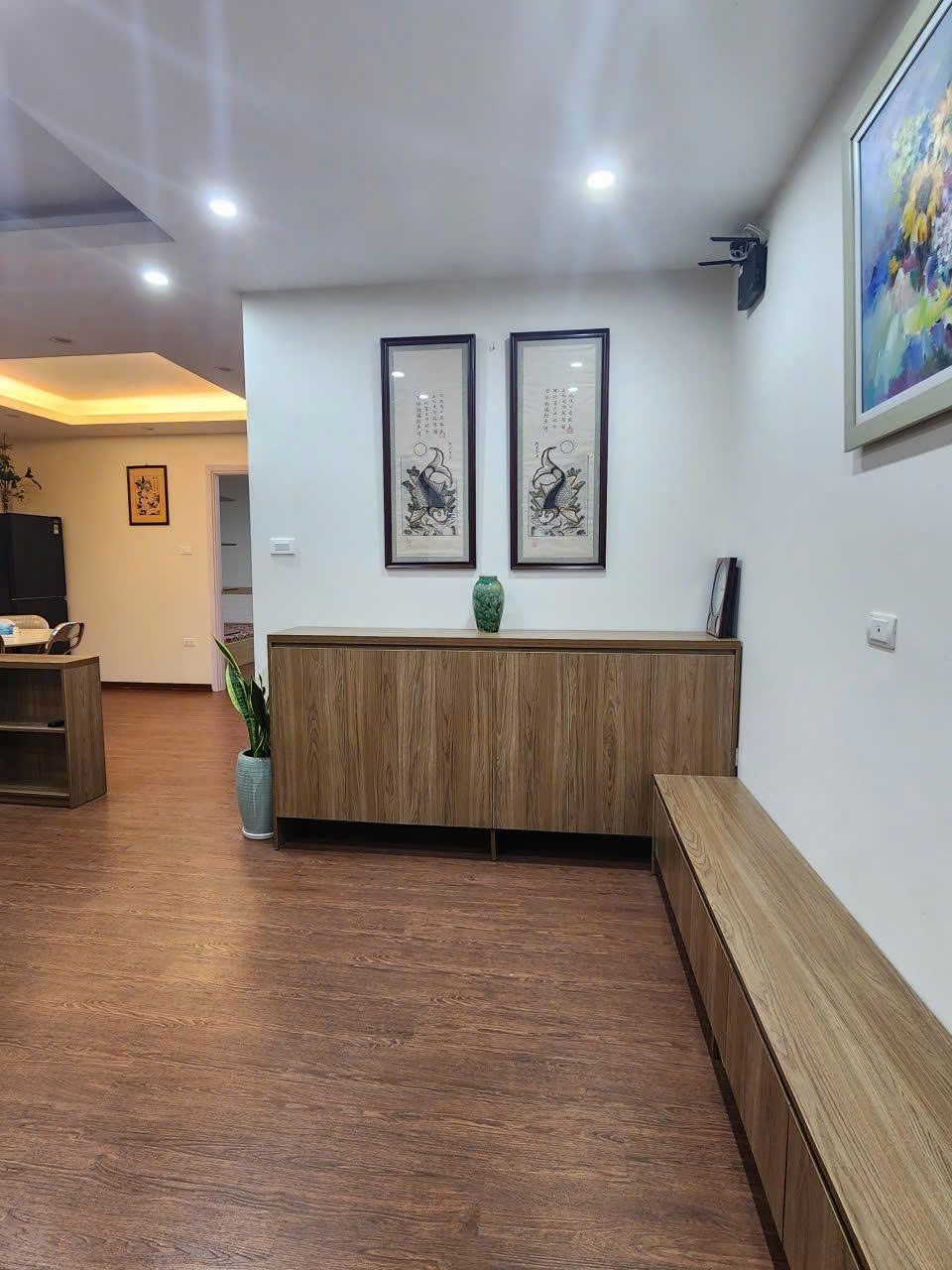 Bán căn hộ tập thể MỚI ĐẸP - Ô TÔ Tân Mai - Hoàng Mai DTSD 66m, 2PN2VS giá 3.15 tỷ 2