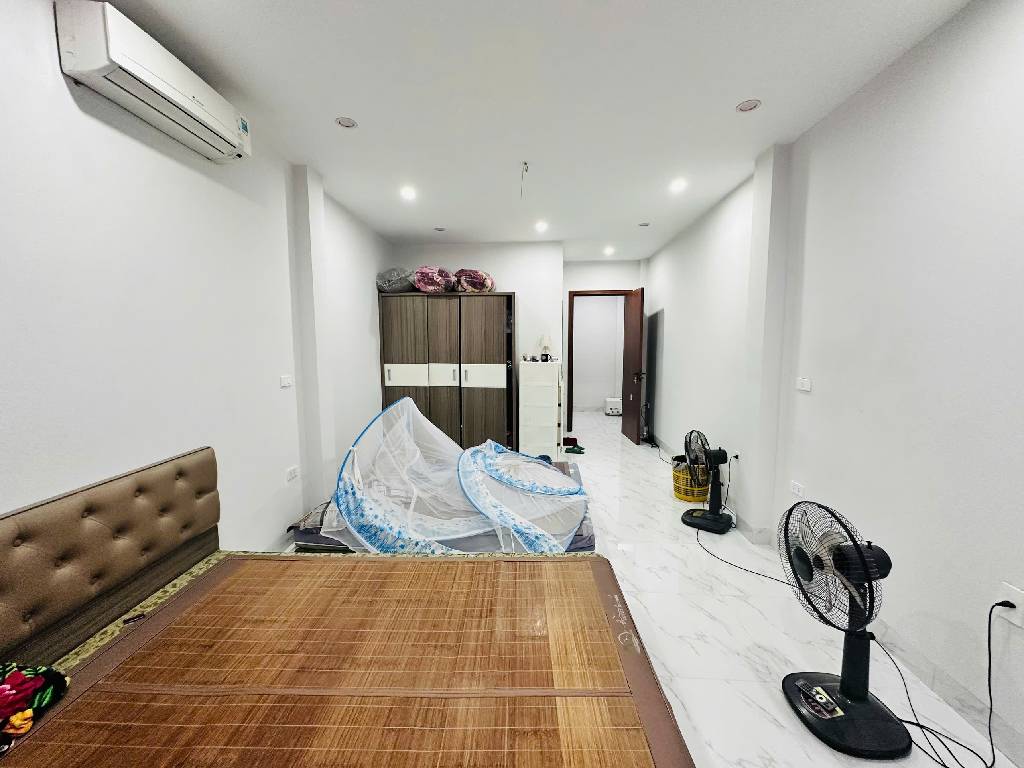 Bán nhà phố Nhân Mỹ, Mỹ Đình, 30m ra oto, Đầy đủ tiện ích, Nhà đẹp ở luôn, 35m2 3