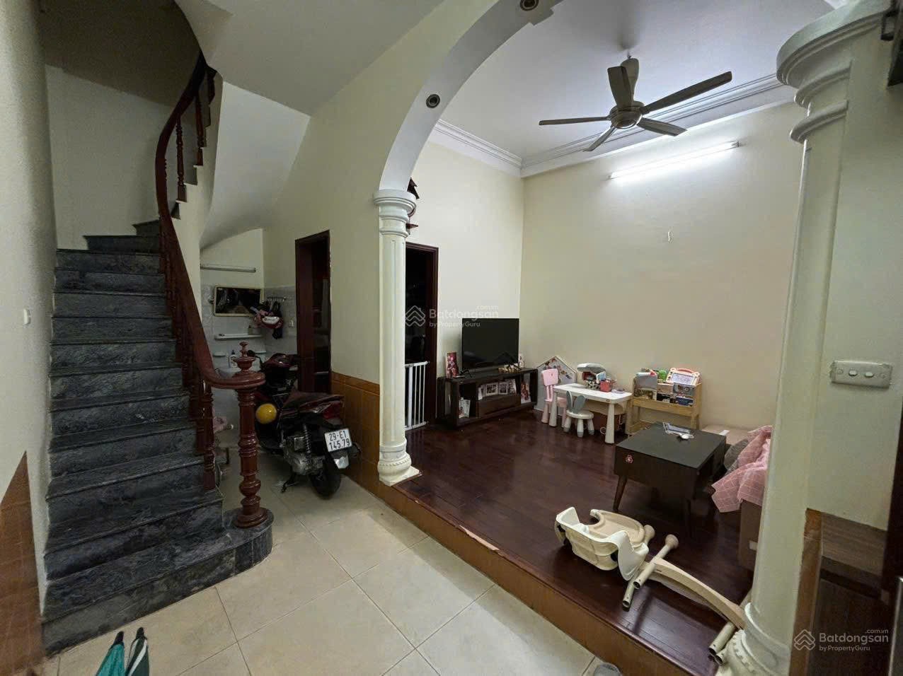 Cho thuê NHÀ  ĐẸP 165 Dương Quảng Hàm, Cầu Giấy 30m x 5T, 3PN4VS giá 15 triệu