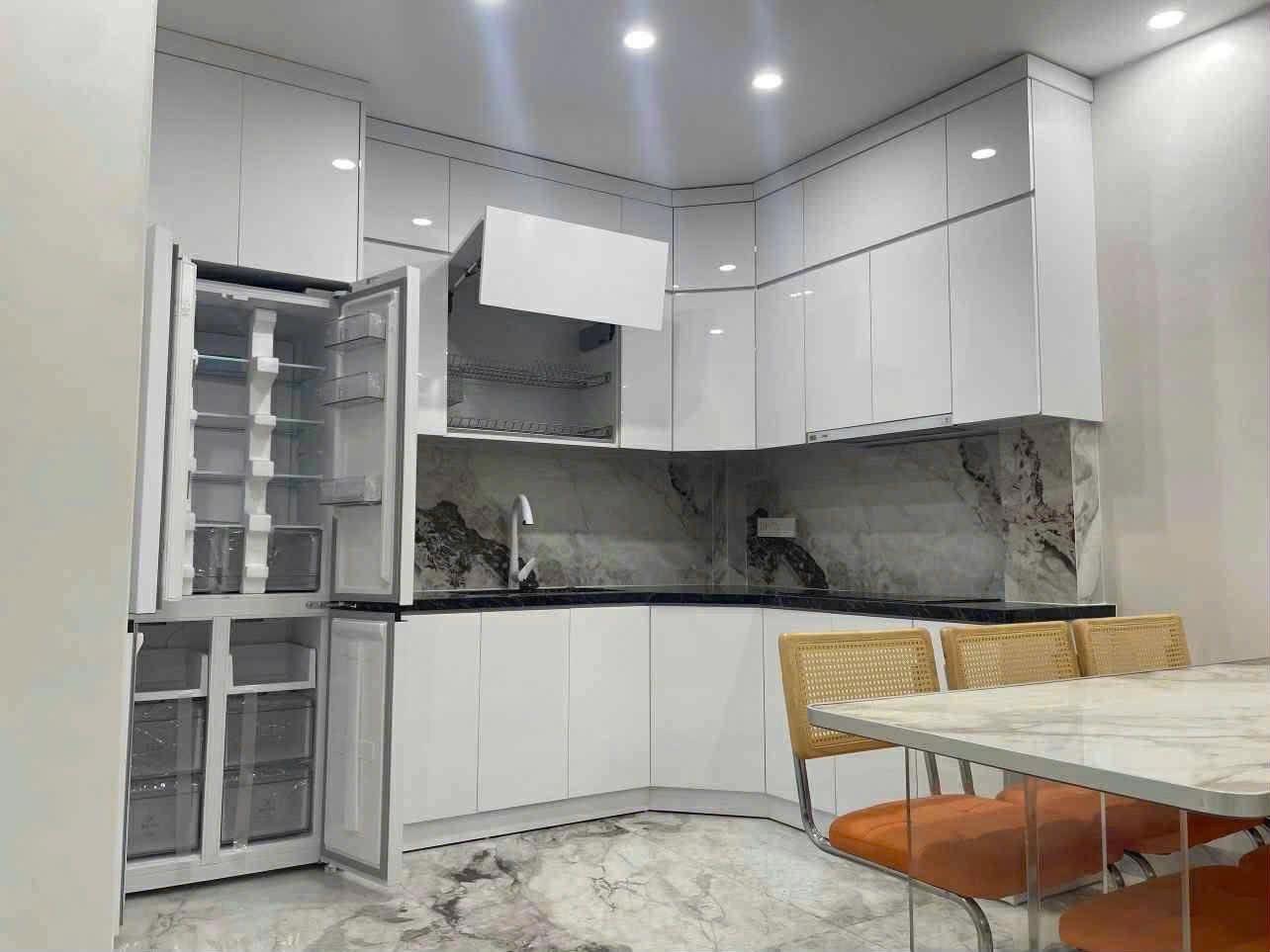 Cho thuê nhà riêng ngõ 150 Hoa Bằng - Cầu Giấy 35m x 6T giá 25tr NHÀ ĐẸP - THANG MÁY 2