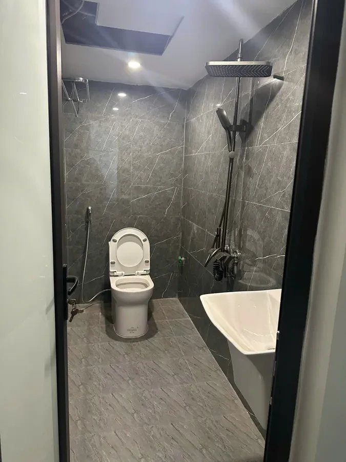 Bán Nhà Hoàng Hoa Thám 44m2. 3 tầng. mặt tiền 4. giá 7.95 tỷ Ba Đình Hà Nội 2