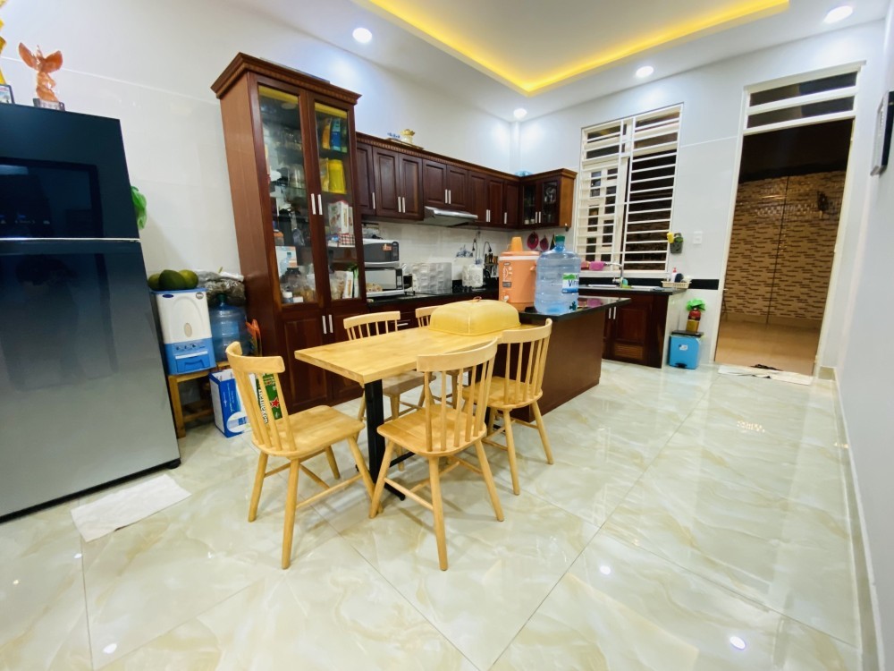 Bán nhà 2 tầng, 3PN, HXH đường Số 4, Trường Thọ, Thủ Đức. DT 160m2, SHR, giá 9,05 tỷ. 3