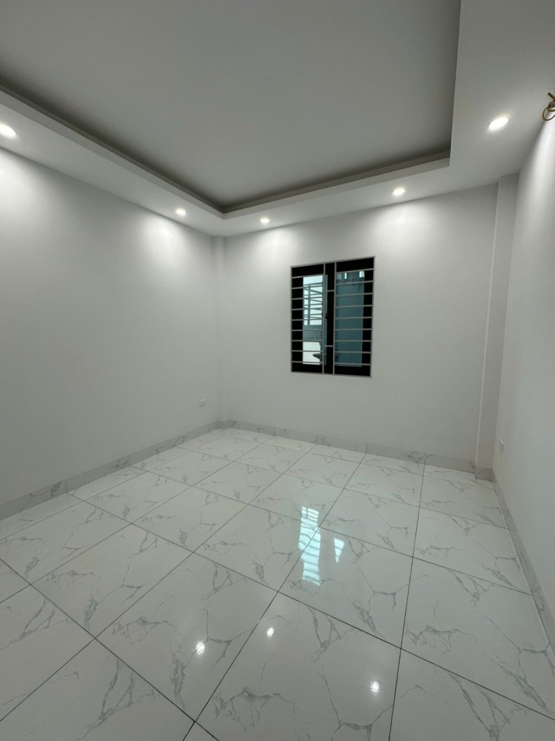 BÁN NHÀ KIM CHUNG: 40M - 4T - CHỈ 4,7 TỶ - VỊ TRÍ ĐẸP - MORING ÐỖ CỬA, NGAY KDT HINODE 5