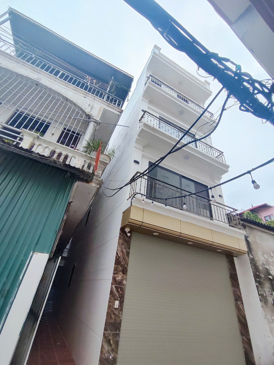 NHÀ  VĨNH KHANG ĐẸP, MỚI KÍNH KOONG GẦN CHỢ NGỌC HỒI - GIÁ TỐT- Ô TÔ ĐỖ CỬA- SỔ ĐỎ CHÍNH
