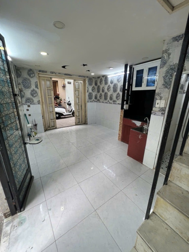 Bán nhà Âu Cơ 18m2 , 3 tầng 2PN SHR chỉ 2 tỷ 1