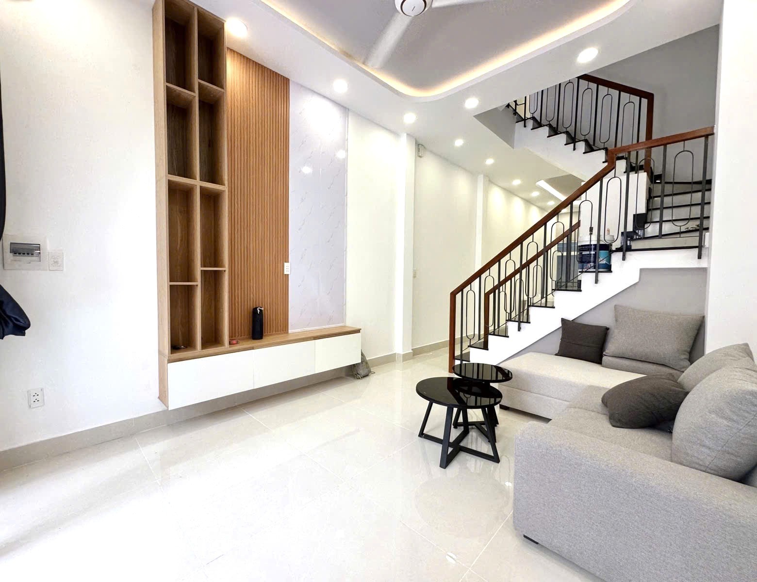 NHÀ ĐẸP GẦN MẶT TIỀN – P1 Gò Vấp – 57M² – 3 Tầng/4PN Nhỉnh 7.xTỶ TL! 2