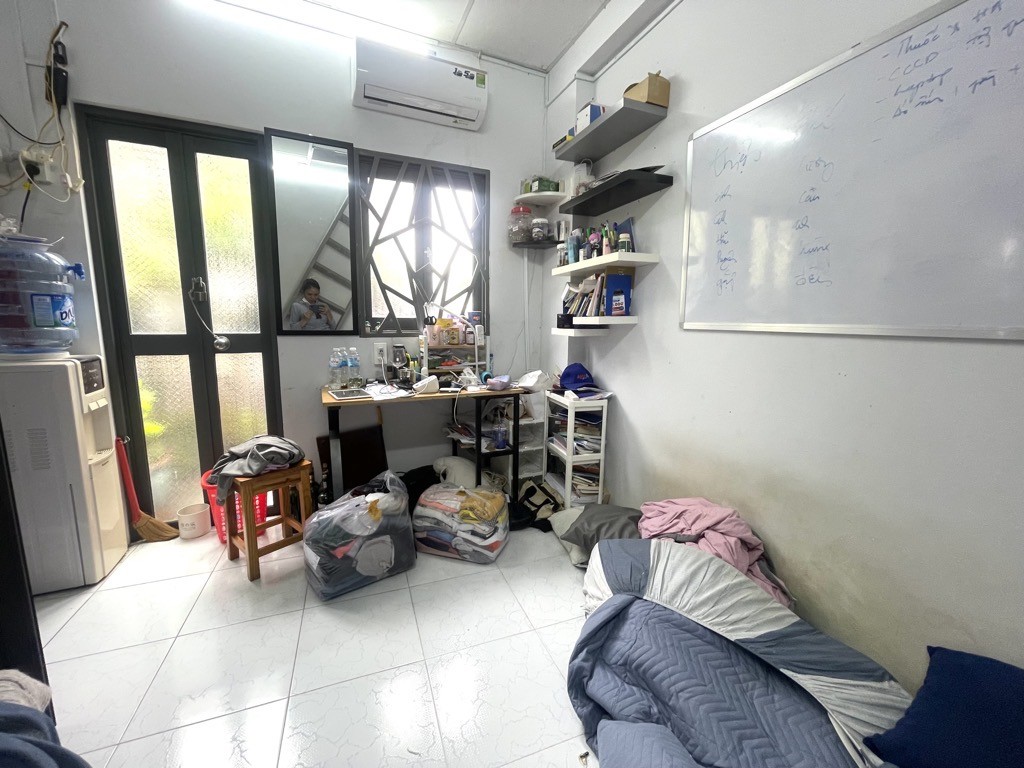 Bán nhà hẻm thông CMT8 2PN hơn 1 tỷ SHR 4