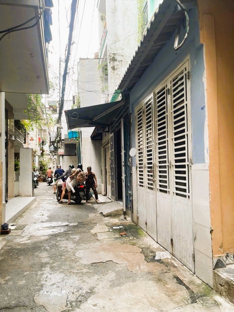 Bán nhà 3 tầng Nghĩa Phát, vuông vức hẻm 3m, hơn 2 tỷ 3