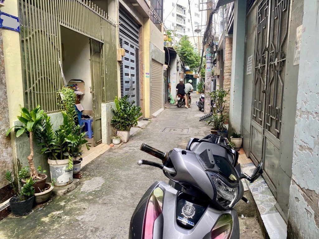 Bán nhà Trần Văn Quang 3 tầng sân thượng hơn 1 tỷ có SHR