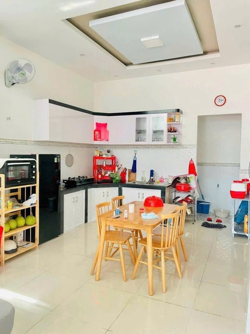 Bán nhà đường 185, Phước Long B, Q.9, TP HCM, DT 82m2, 2 tầng, 2PN. Sổ hồng riêng. Giá 6.49  tỷ. 2