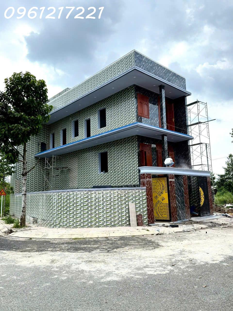 Bán nhà góc 2 mặt tiền khu Phát Hưng, gần ĐH Việt Đức, giá chỉ 4 tỷ 6xx
