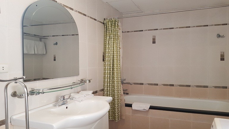 Cho thuê căn hộ dịch vụ tại Trúc Bạch, Ba Đình, 100m2, 2PN, đầy đủ nội thất 9