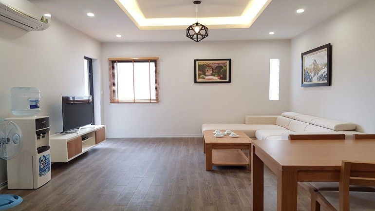 Cho thuê căn hộ dịch vụ tại Tô Ngọc Vân, Tây Hồ, 100m2, 2PN, ban công, đầy đủ nội thất đẹp