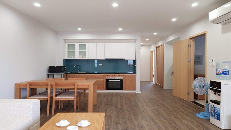 Cho thuê căn hộ dịch vụ tại Tô Ngọc Vân, Tây Hồ, 100m2, 2PN, ban công, đầy đủ nội thất đẹp 4