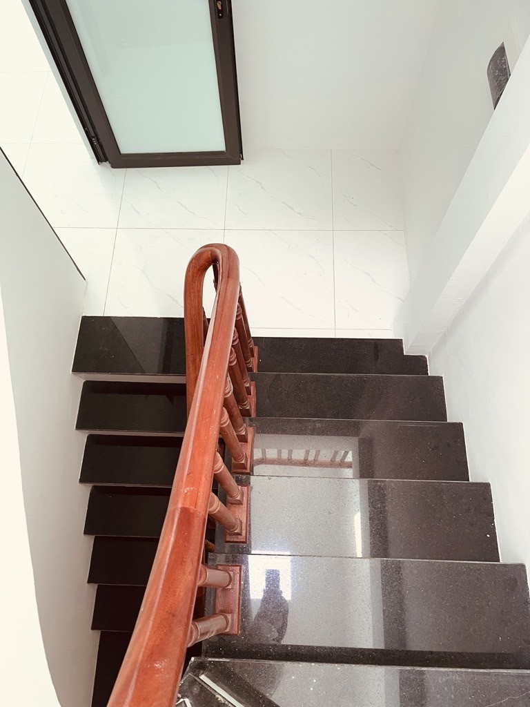 BÁN NHÀ 5 TẦNG MỚI XÂY – Ô TÔ ĐỖ CỔNG – LIÊN MẠC, THƯỢNG CÁT, BẮC TỪ LIÊM – NHỈNH 5 TỶ, CÓ THƯƠNG 2