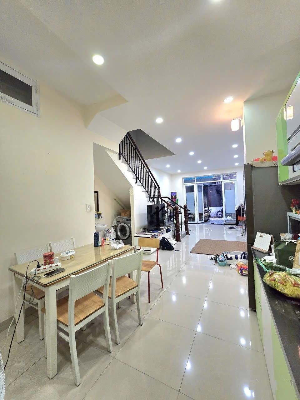 Cho thuê nhà đường 18, Phường Hiệp Bình Chánh, Diện tích 240m²,trệt 2 lâu,4PN Giá 17 Tri 4