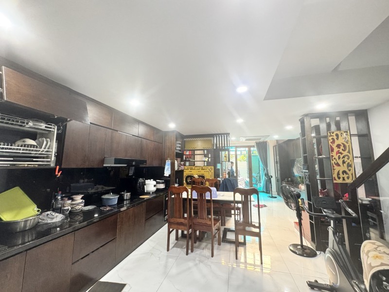 Bán nhà  đường Số 15, Hiệp Bình Phước, Thủ Đức. DT 62m2, 5 tầng, 5PN, sổ hồng. Giá 8.5 tỷ. 3