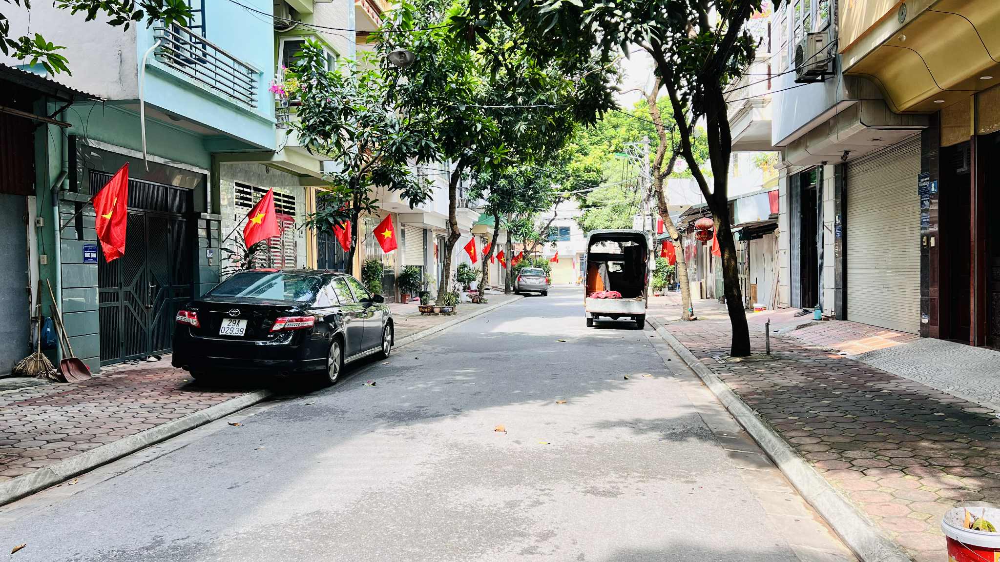 bán mảnh đất 2 thoáng, 76m, mặt tiền 7.6m, phân lô, vỉa hè , ôtô tránh 2