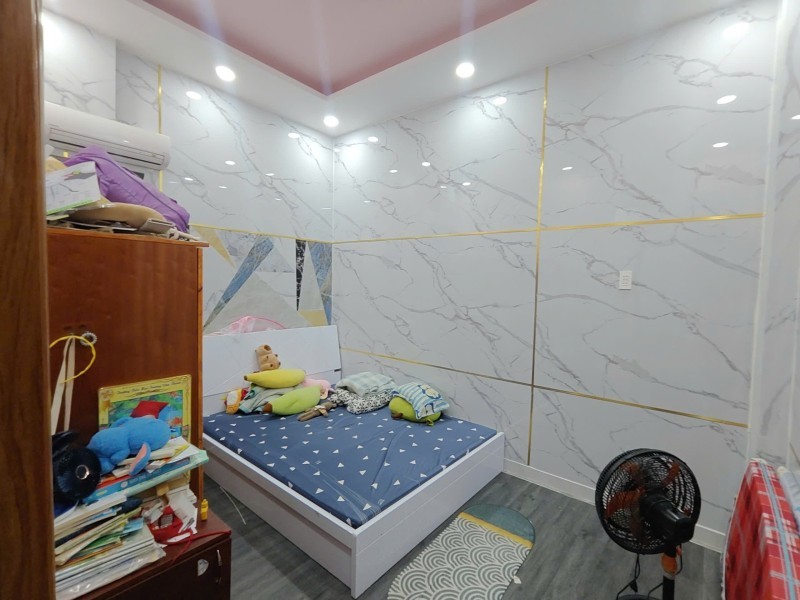 Bán nhà mặt phố đường số 33, Bình Trưng Tây, Q2, TP HCM, DT 85 m2, 4 tầng, 4PN, SH, giá 8.65  tỷ. 4