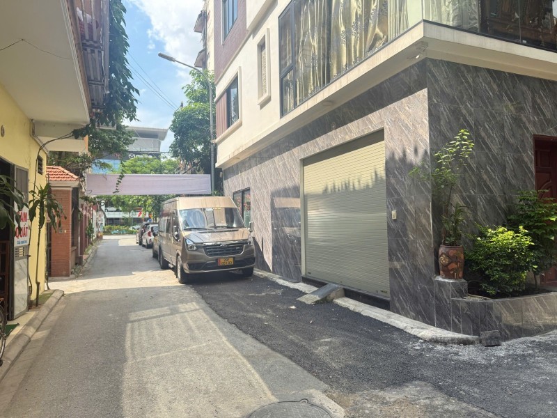 NHÀ ĐẸP Ô TÔ ĐỖ CỬA Phố Nguyễn Văn Cừ  42m2 X 7 Tầng Mặt tiền 3.8m  17.5 Tỷ Long Biên. 2