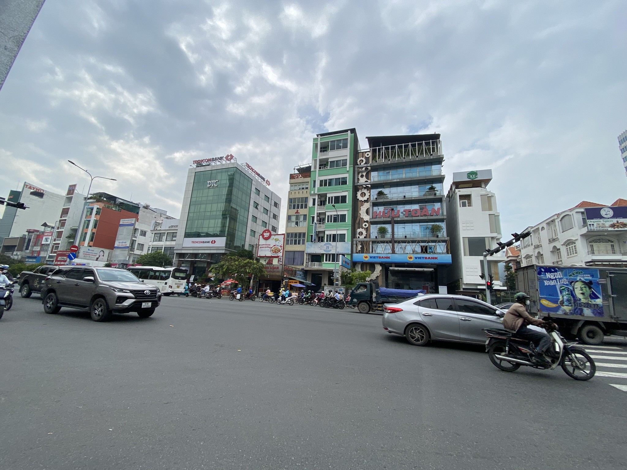 Cho thuê Văn phòng đường Cộng Hòa, Phường 4, Diện tích 185m², Giá 57 Triệu/tháng 2
