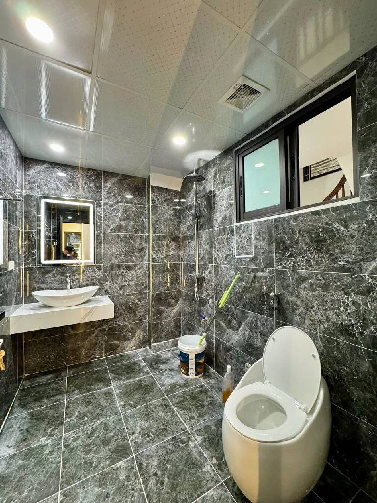 Cần bán Nhà mặt tiền đường Hoàng Mai, Phường Hoàng Văn Thụ, Diện tích 55m², Giá 18.7 Tỷ 5